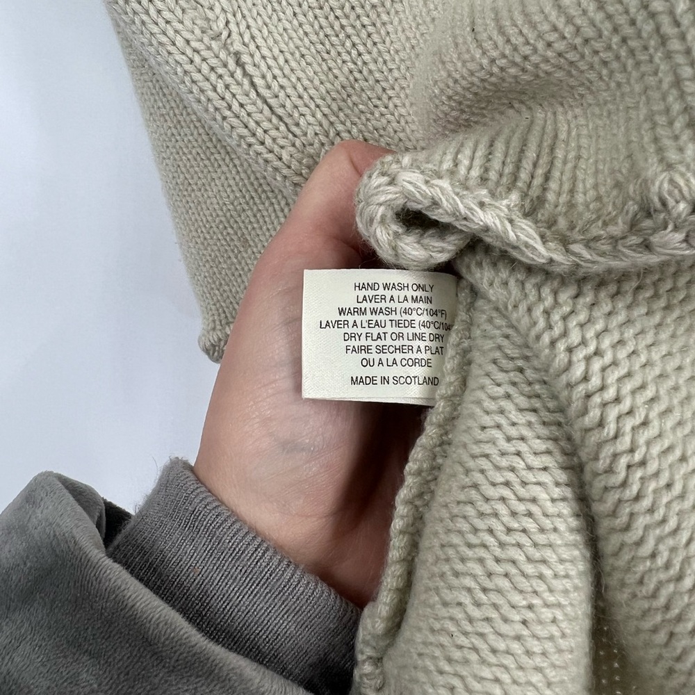 Burberry London 100% Cashmere Long Sleeve Pullover Sweater - Picture 10 of 11